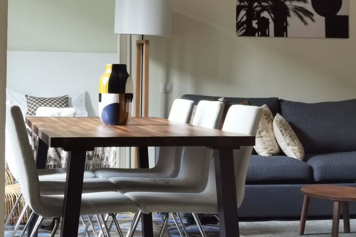 Luxury 3BR + Pool, A/C & Balconies – Center BCN