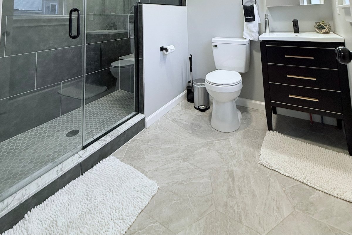 3BR Duplex W/Rooftop (NYC Views) & Garage Parking gallery image 5