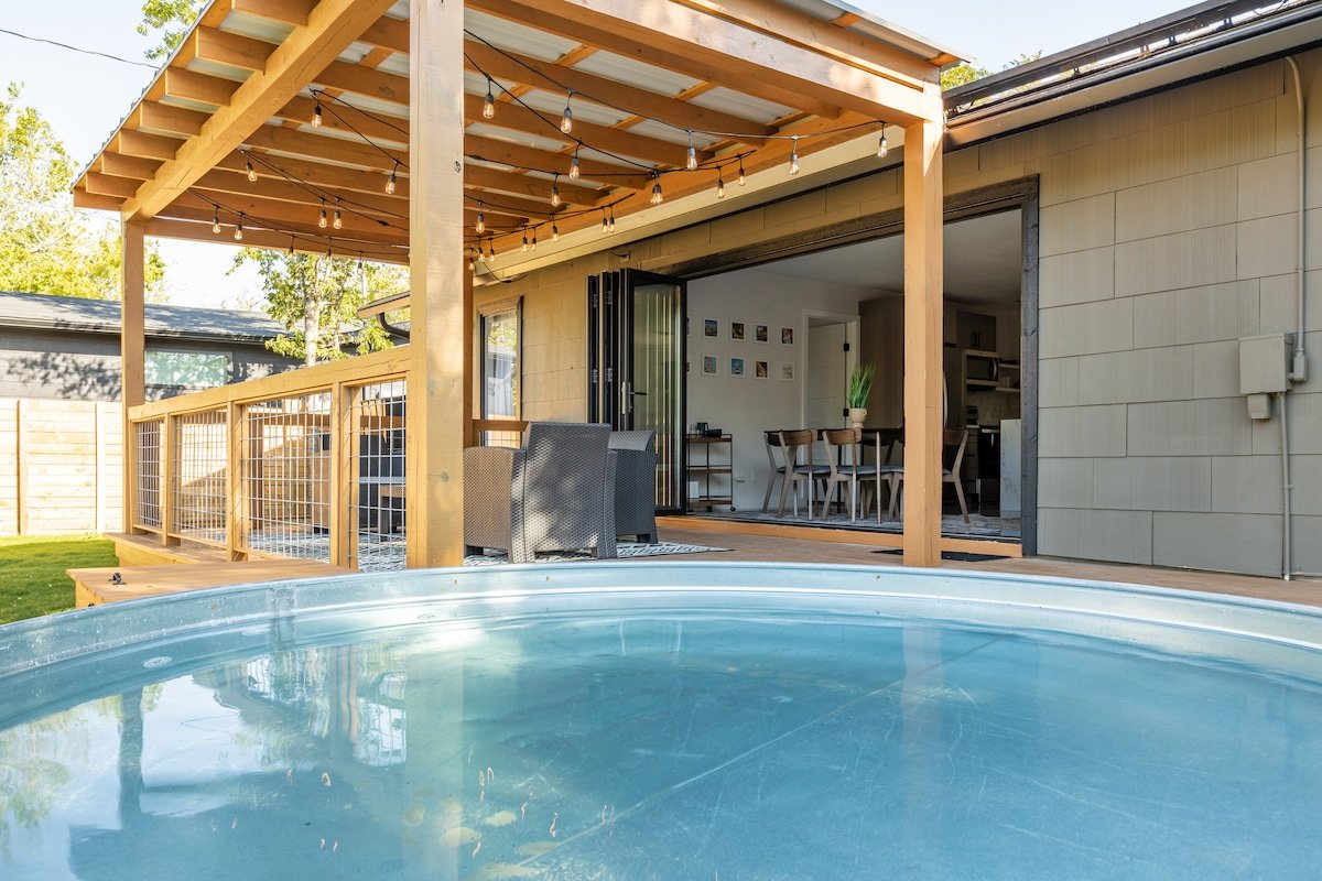 Spacious ATX Retreat | Pool, Yard + Guesthouse gallery image 2