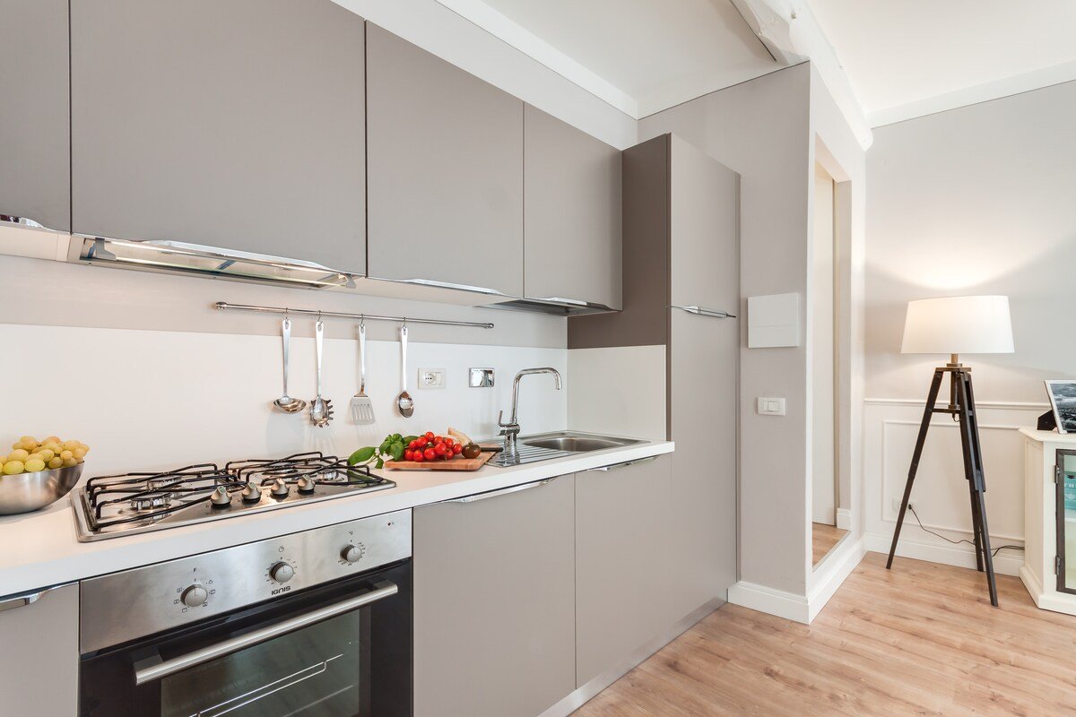 Orsanmichele Balcony; 2 Bedroom with views gallery image 5