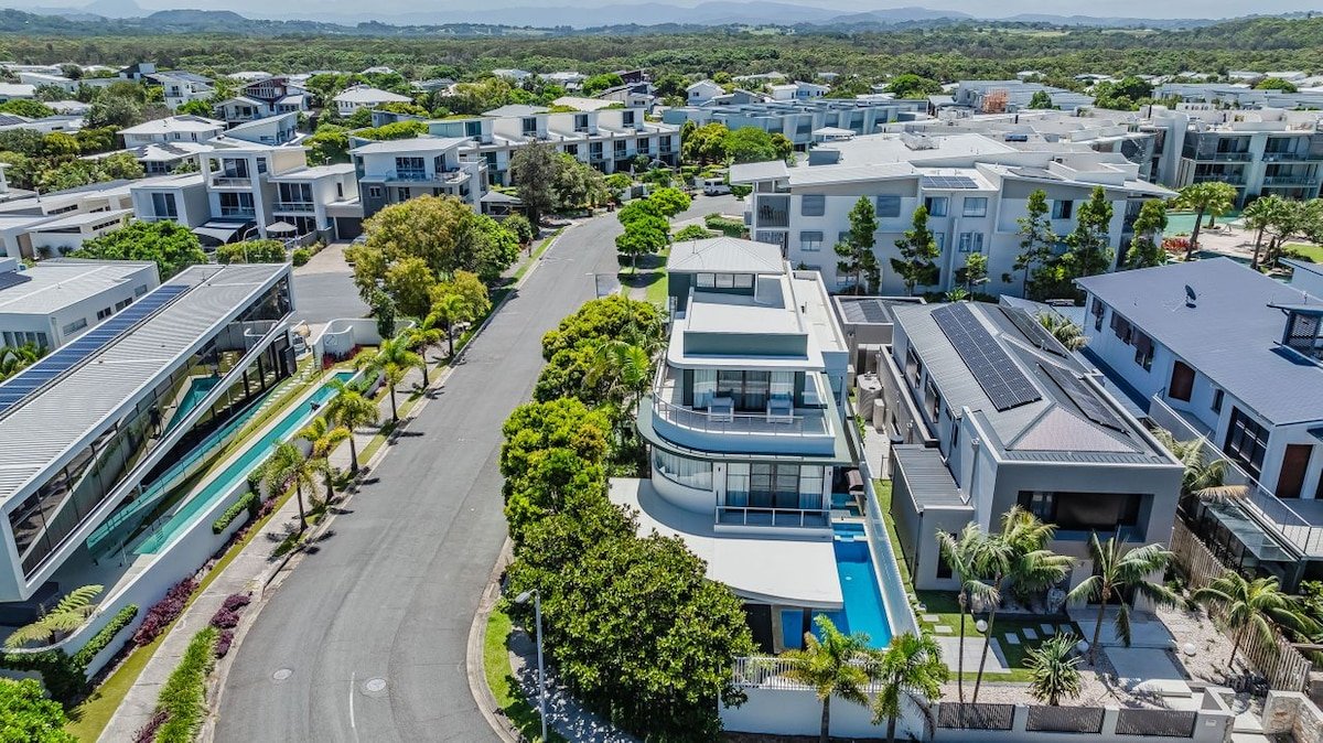 Sandcastles- Pool and Sauna gallery image 2