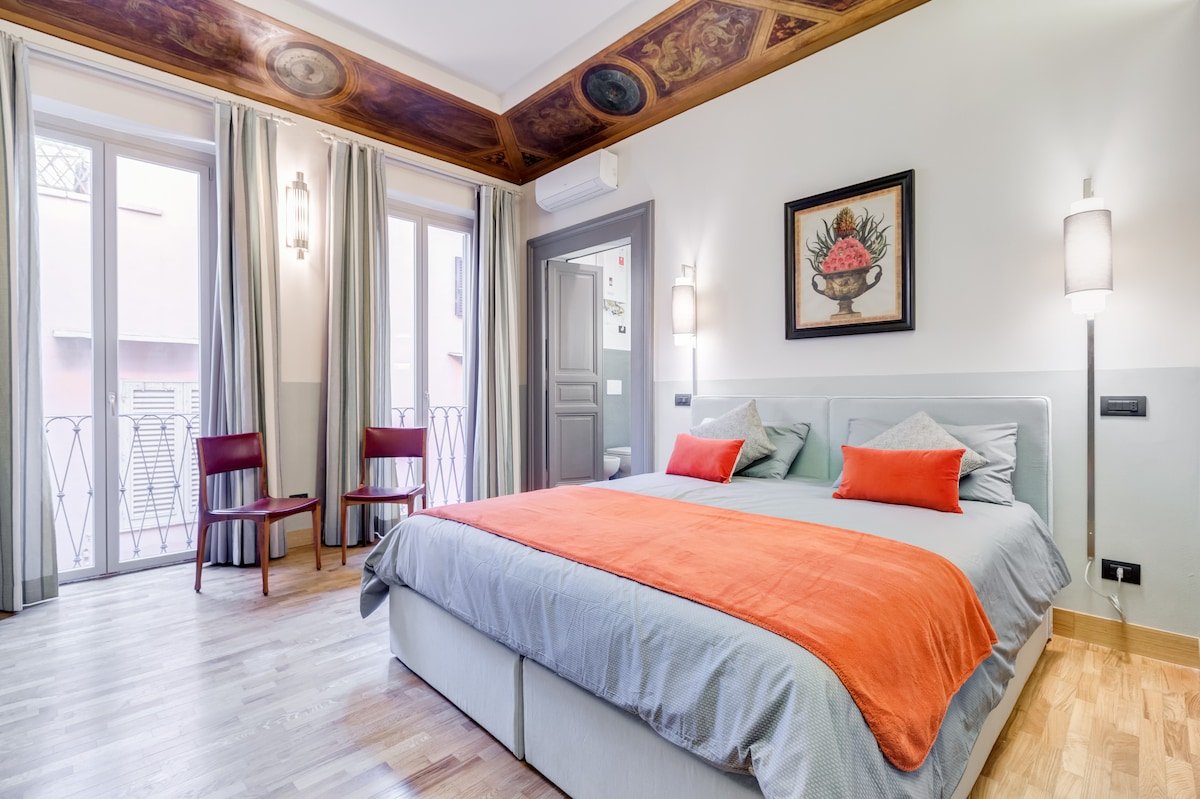 Roma Townhouse Frattina sleeps 6 3 bathrooms gallery image 2