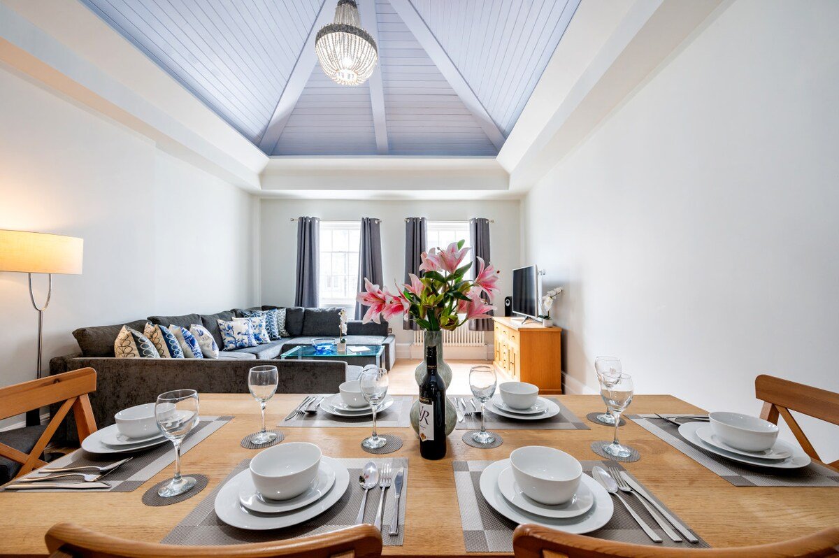 Superb 2 bedroom Covent Garden gallery image 3