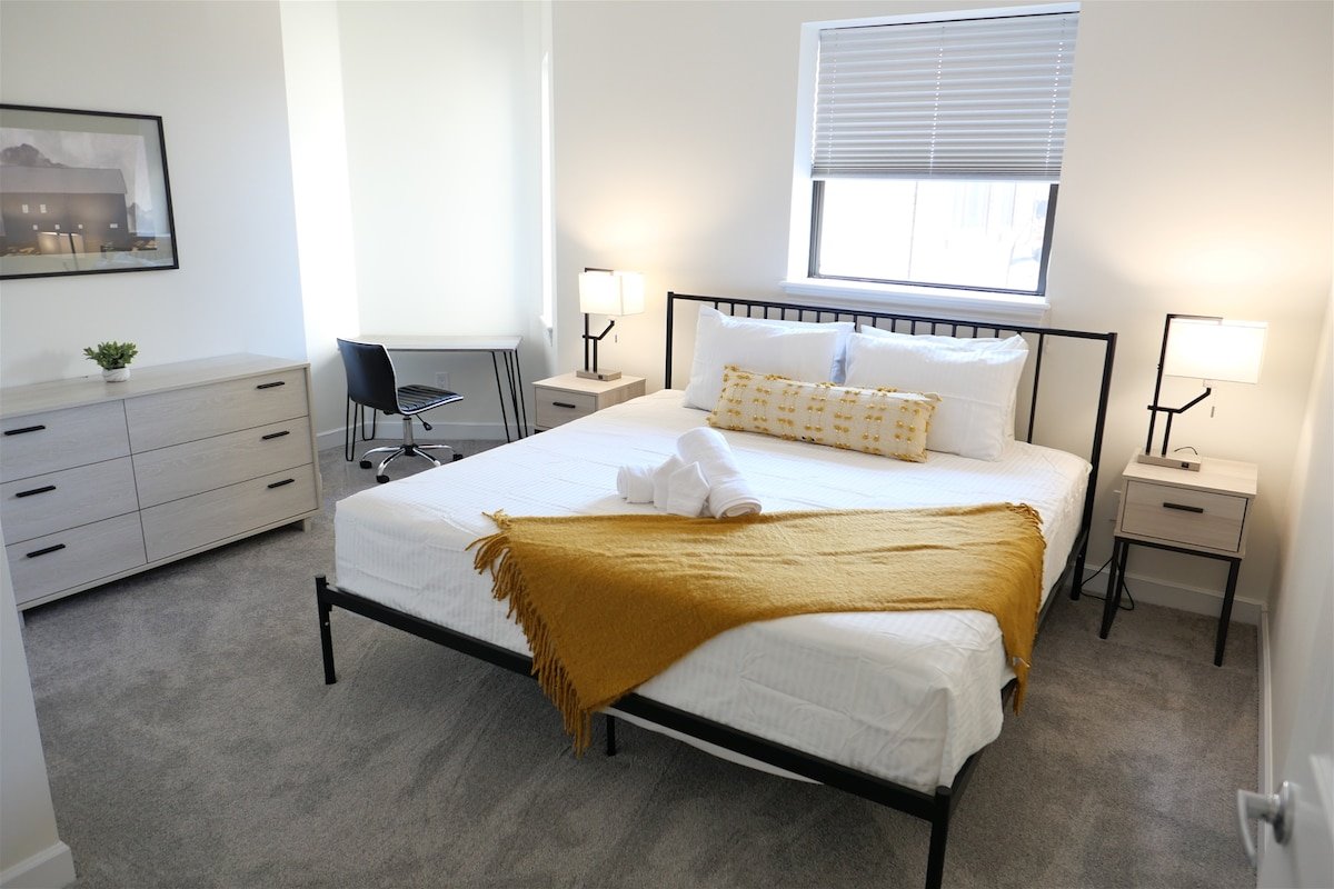 Destination Dupont – Deluxe Living, Spacious, Brig gallery image 5