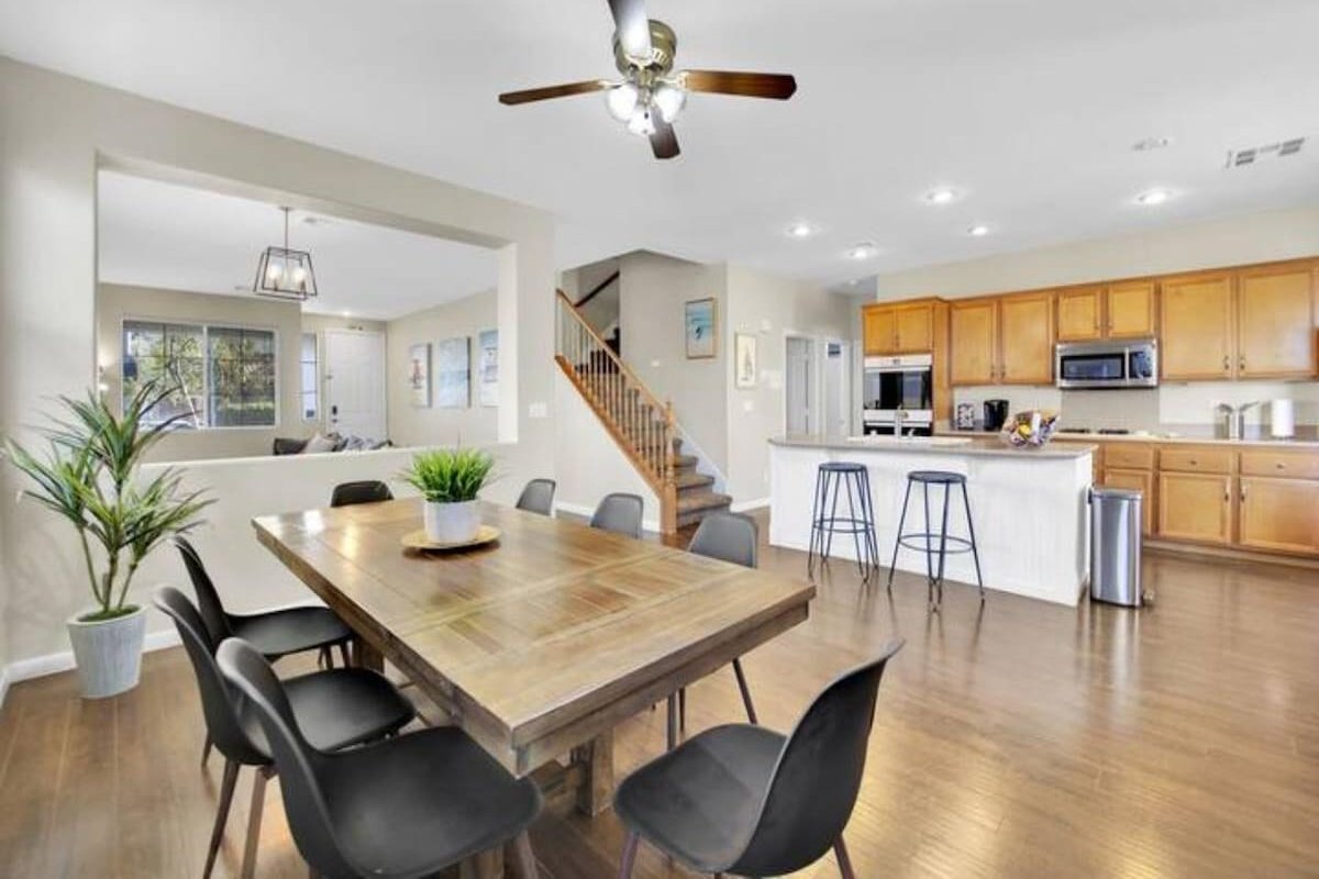 Pool Spa & Movie Retreat: 4BR Home Backyard Oasis gallery image 5