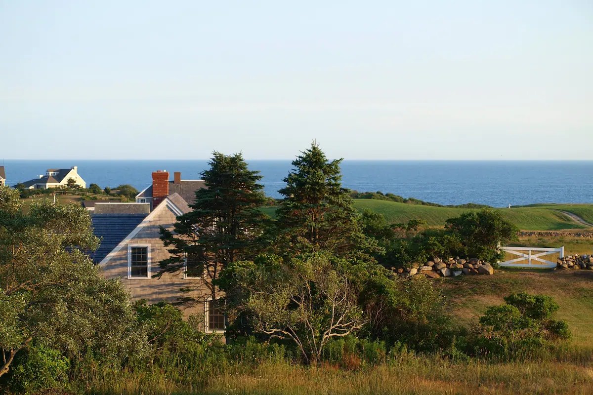 Ocean-View Cottage at Spar Point Farm Block Island gallery image 3