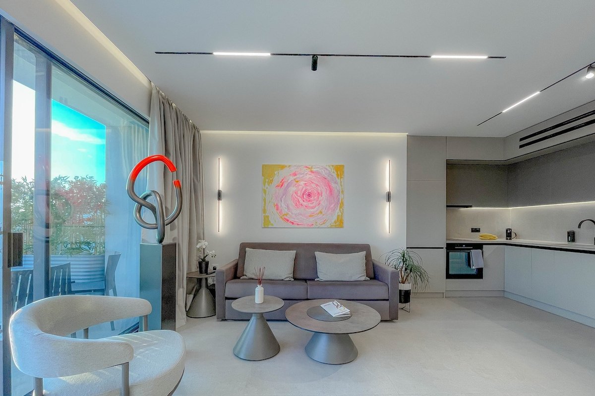 Luxury Penthouse 2 BDR gallery image 3