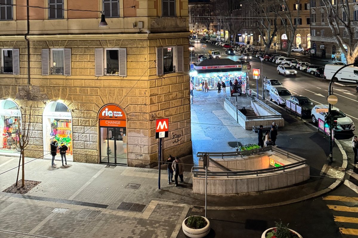 Luxury Apartment next to Vatican gallery image 5