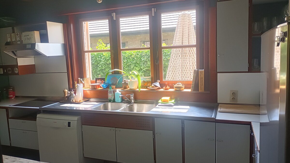 Welcome at cosy stay in Ghent gallery image 4