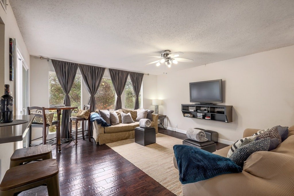 The Big Zilker. Minutes to it all! gallery image 3