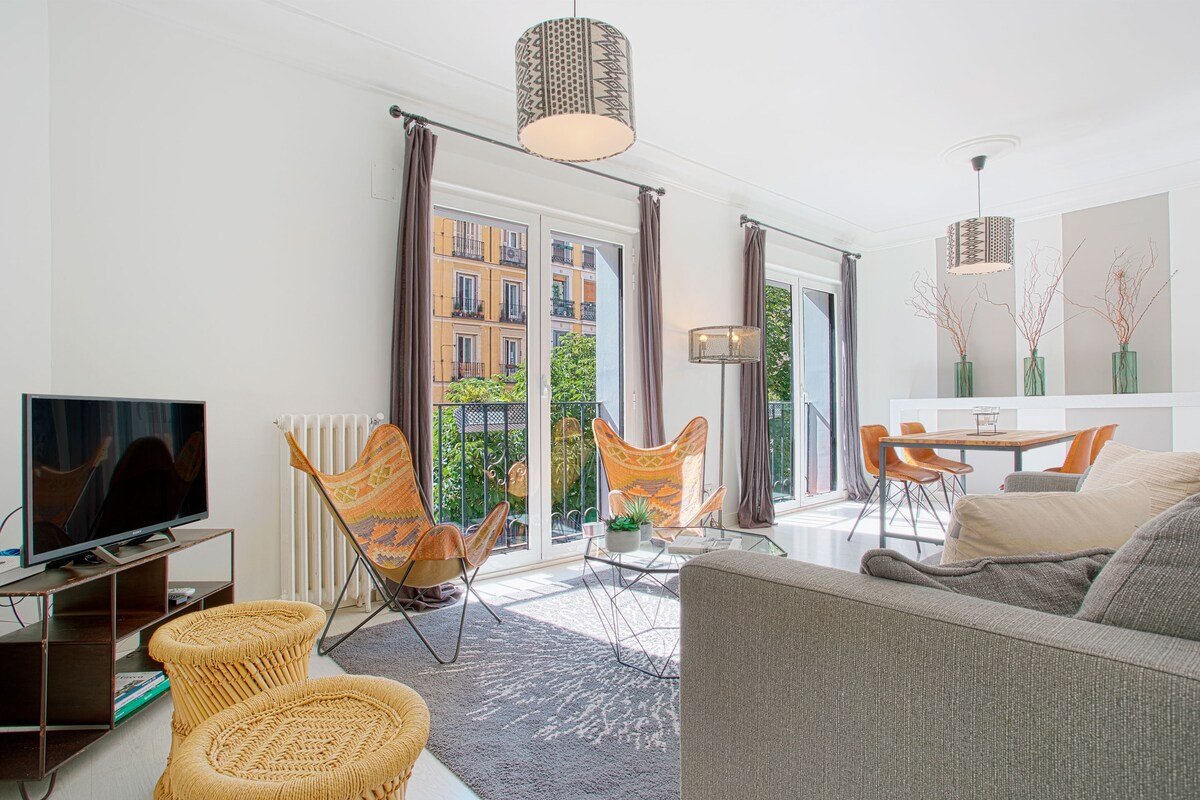 Exclusive apartment next to Cibeles. Chueca II gallery image 2