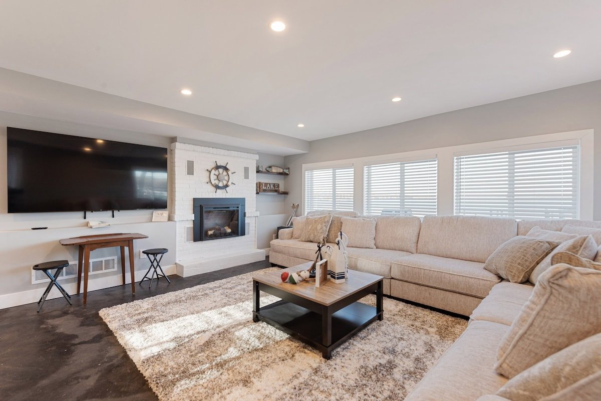 # Lake Home for all occasions gallery image 2