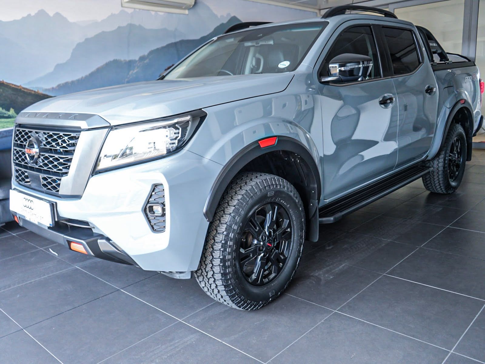 NISSAN NAVARA 2.5DDTI PRO-4X 4X4  for Sale in South Africa