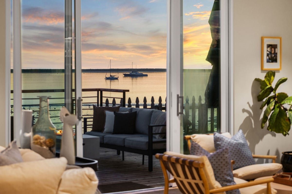 Experience the Pinnacle of Coastal Living at gallery image 5