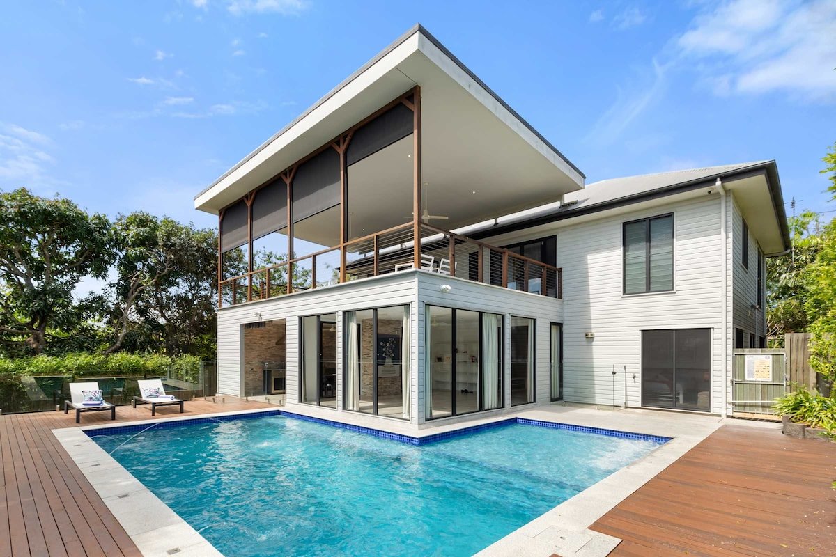 Ultimate Family Retreat|Long Stays|Pet Friendly gallery image 2