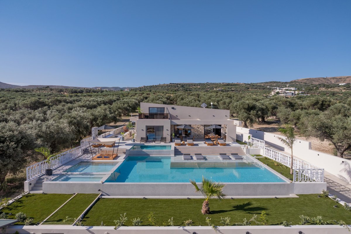 Dive into Bliss! Summer Oasis of Elegance & Joy