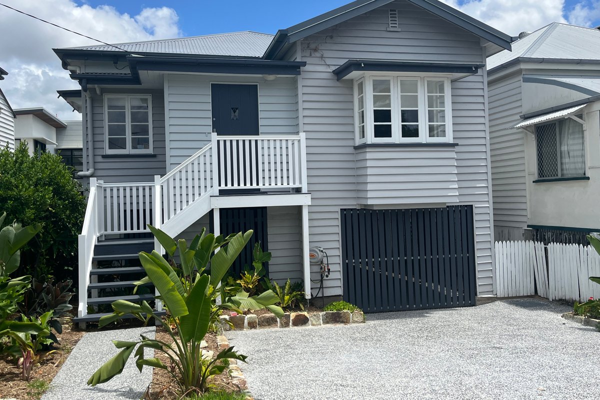 5 Bedroom House, CBD/New Farm, A/C, 4 Carparks
