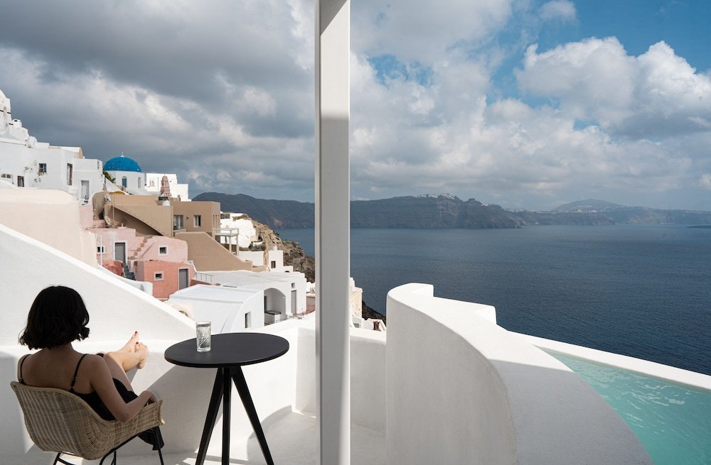 Gala Suites -Volcano View gallery image 2