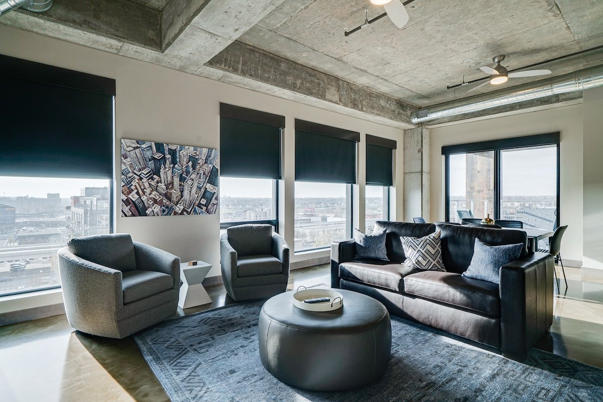 MINNeSTAY* Sable 901 Penthouse | North Loop gallery image 2