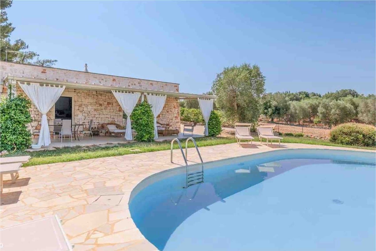 Luxury Villa from 18th-c with pool {10’ Ostuni} gallery image 2