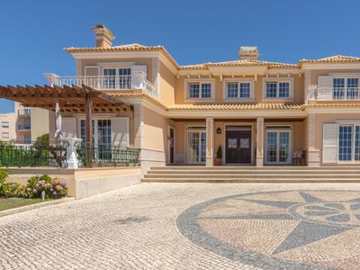 Vila Martinho by Hopstays | Pool and Sea View