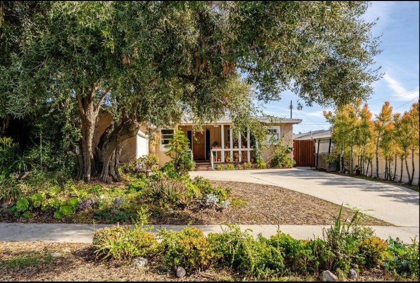 Private Heated Salt Pool • 4BR/2BA Great Location gallery image 4