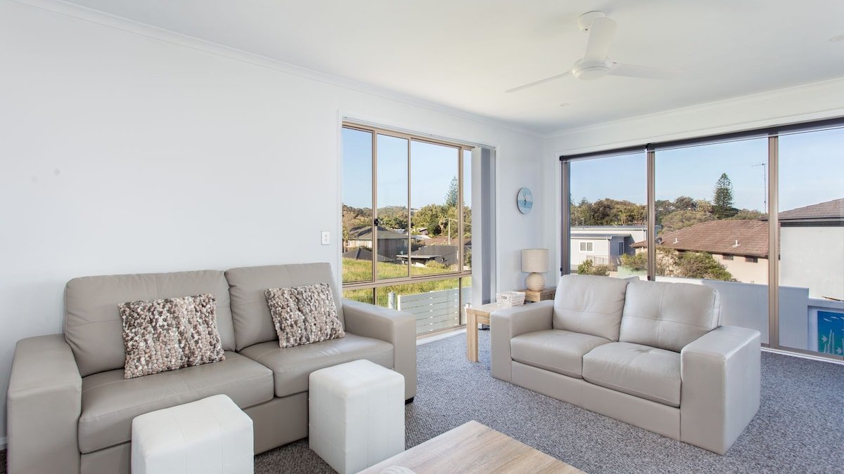 By The Pool – Bluey’s Beach gallery image 4