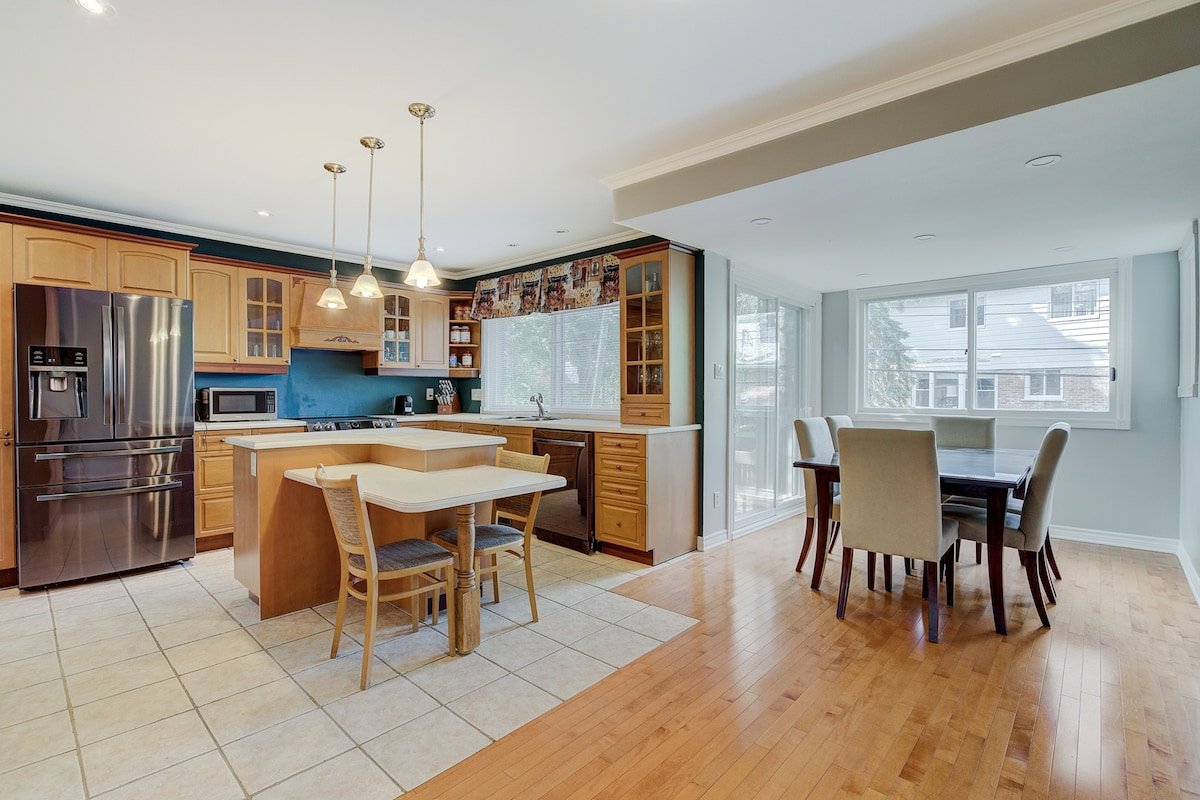 Beautiful 4 Bedroom Home gallery image 3