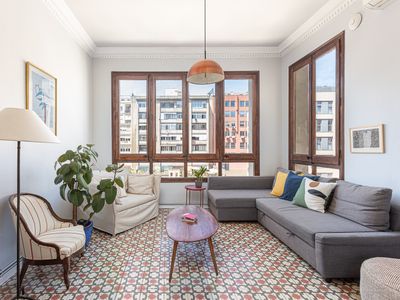 Spacious and Bright Flat Close to Sagrada Familia