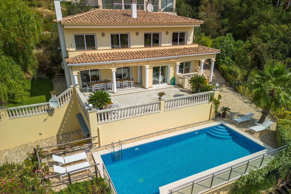 CoastalVillas – Villa Verona gallery image 3