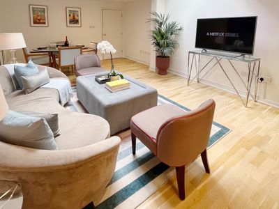 Central Loft, 2 bed/2bath. Close to everything!