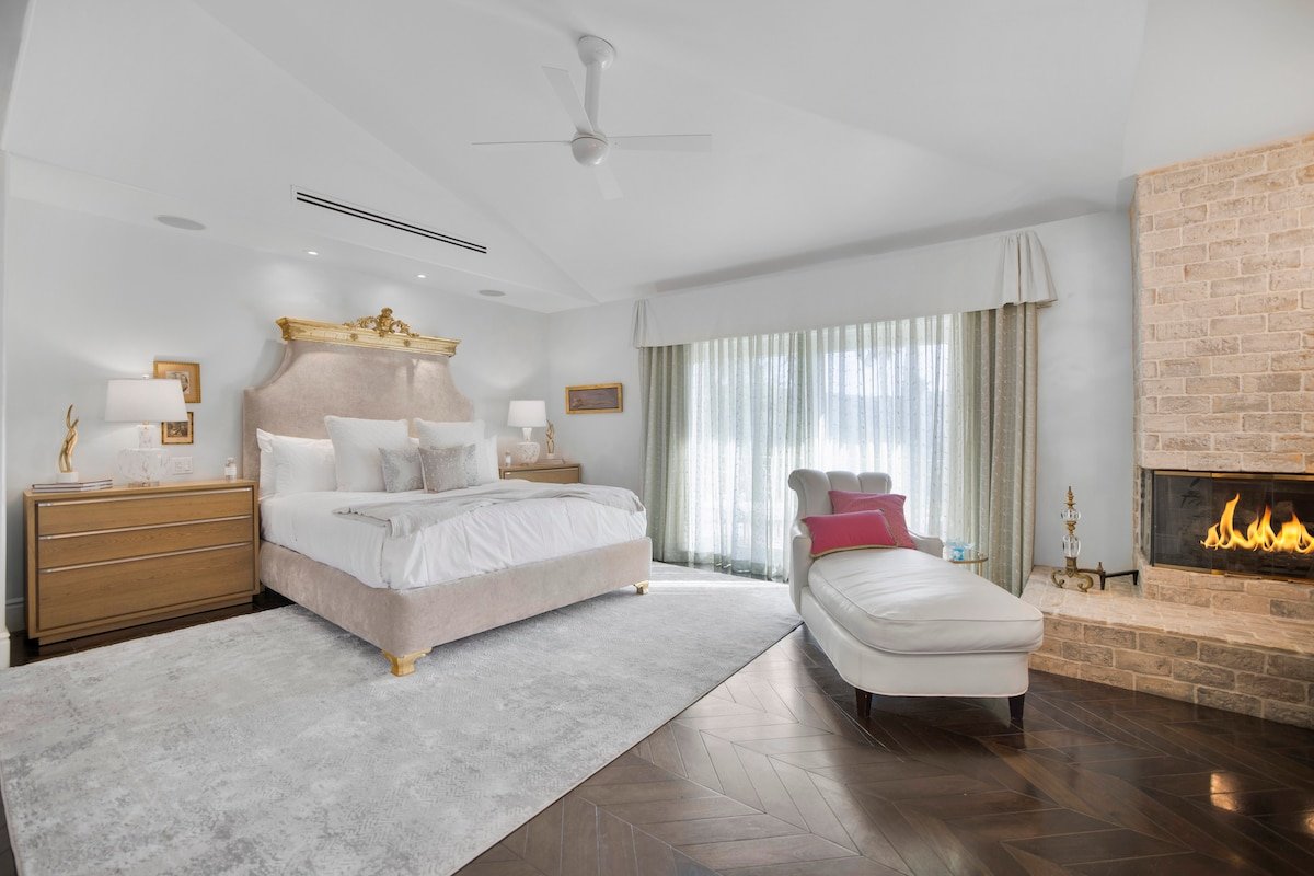 Tarzana Designer Villa w/ Luxe Vibes Outdoor Haven gallery image 2