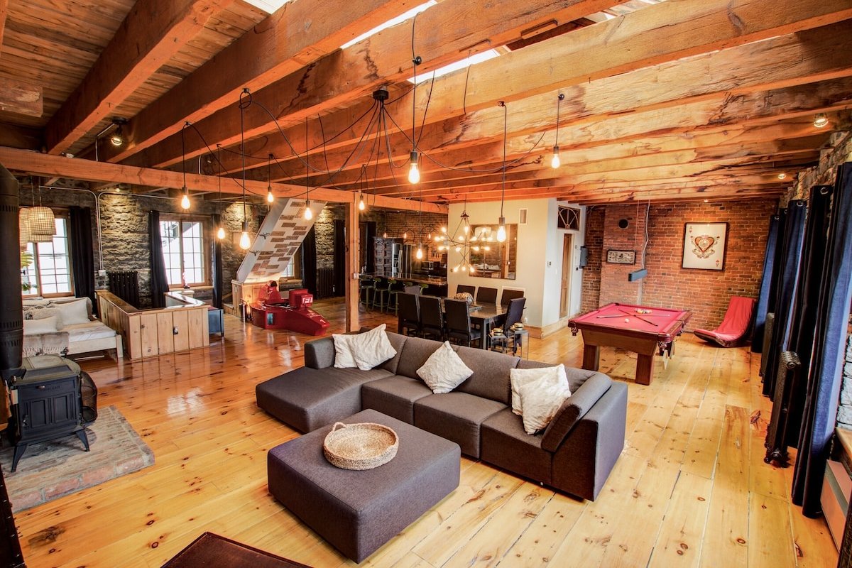 Majestic 2-floor Water View Loft gallery image 3