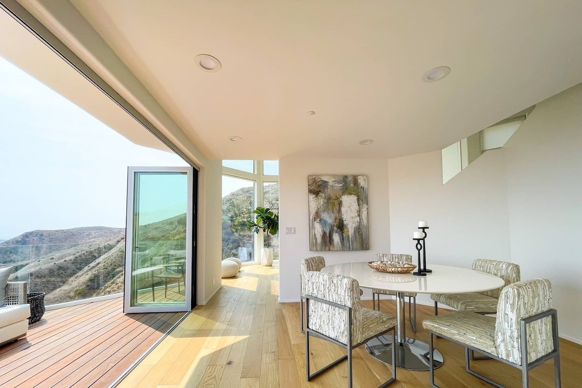 Breathtaking Malibu Ocean View Sanctuary gallery image 5