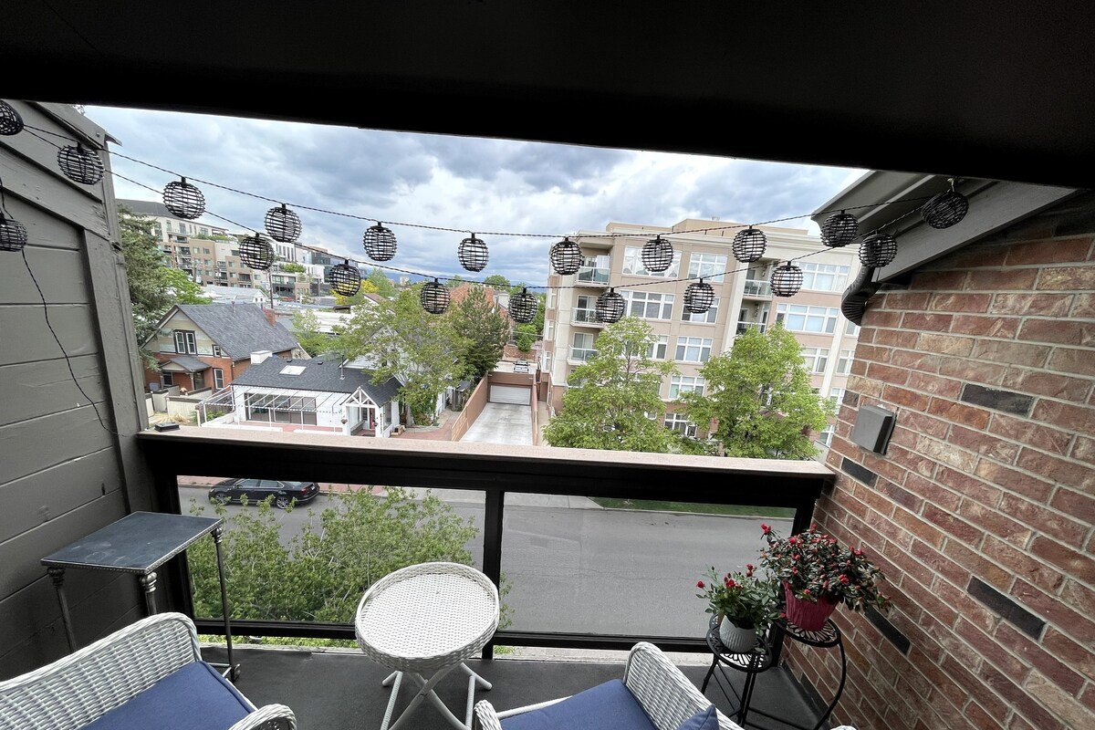 Luxury Condo with Mountain Views gallery image 3