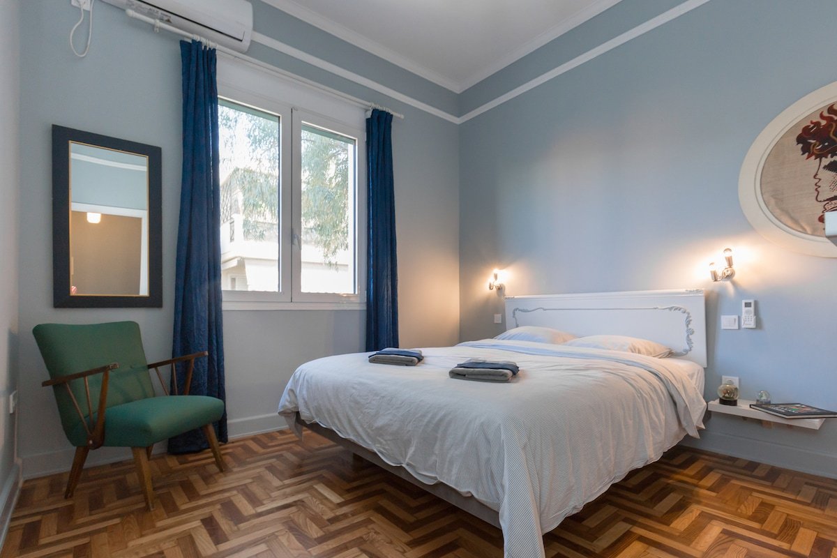 Troon of Athens gallery image 5