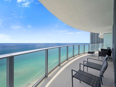 The Amazing Ocean front apartment at LYFE Resort!