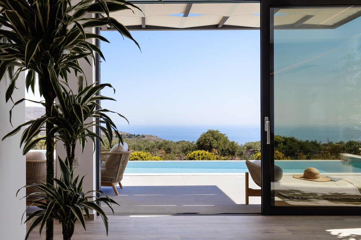 Villa Empire Ultimate Luxury villa – heated pool gallery image 3