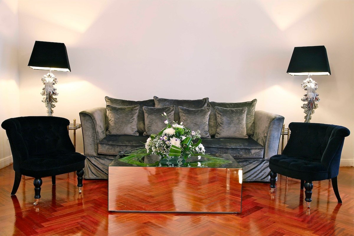 Cibeles Boutike- Master Suite gallery image 2