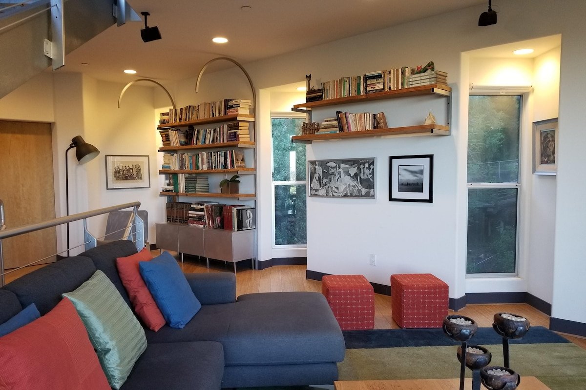 Architect’s Own Contemporary Gem gallery image 4