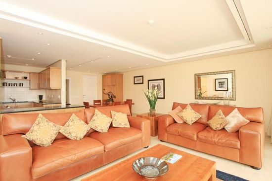 Photo 4 of Parergon 203 accommodation in V&A Waterfront, Cape Town with 1 bedrooms and 1 bathrooms