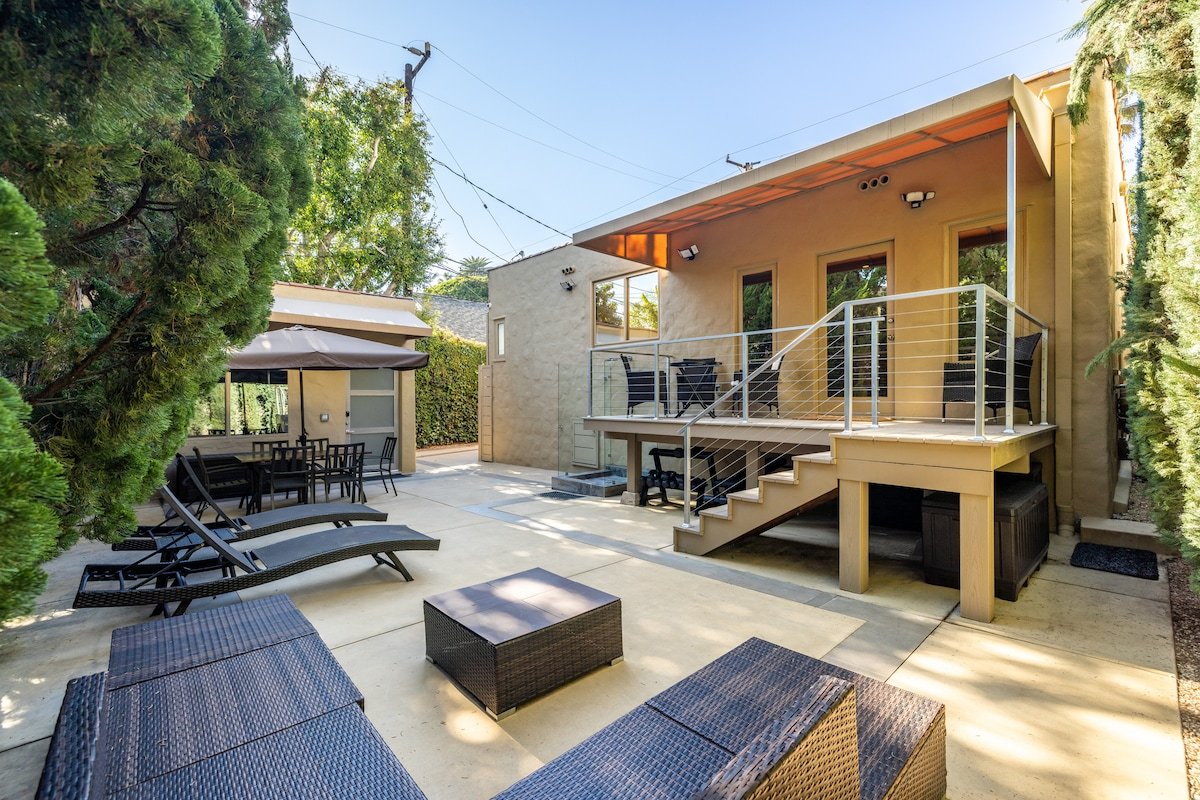 Private Designer Home in West Hollywood gallery image 2