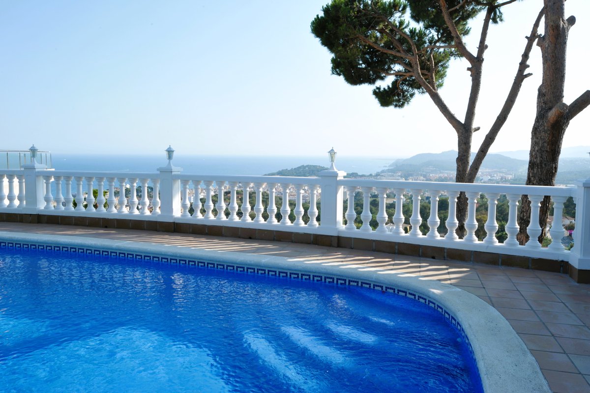 Villa Fluvia: 1200m city, swimming pool, sea view