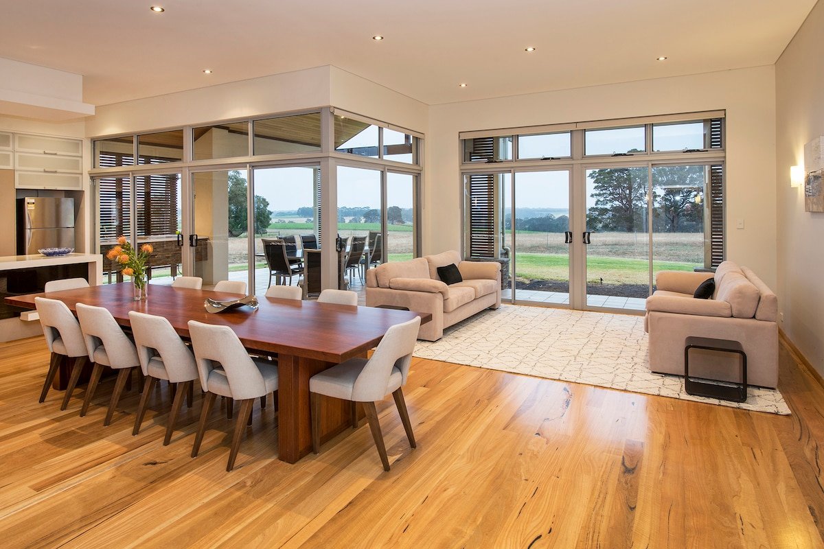 Juniper Metricup House – elegant country retreat gallery image 2