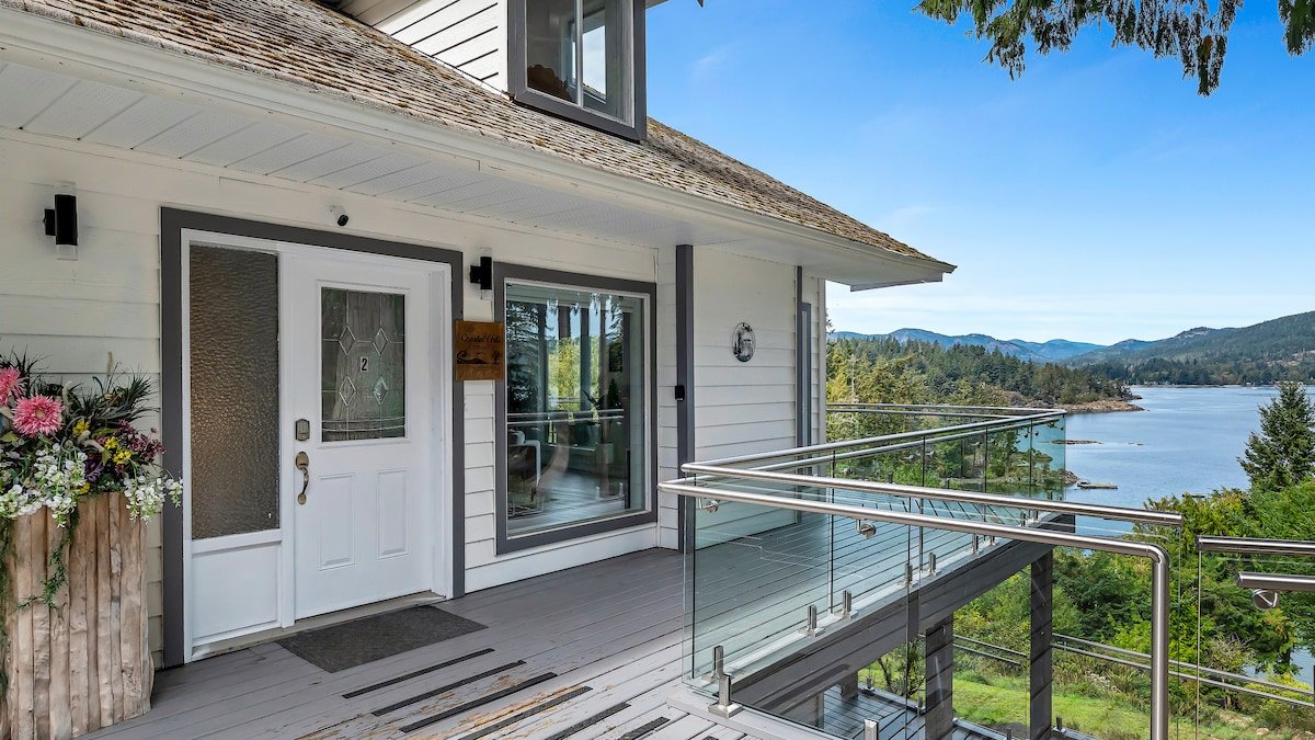 Waterfront Luxury Escape and Sauna gallery image 5