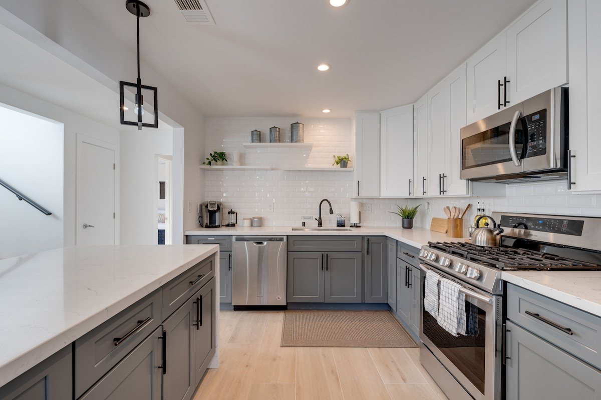 San Diego Modern Home with Pool/Hot tub gallery image 4