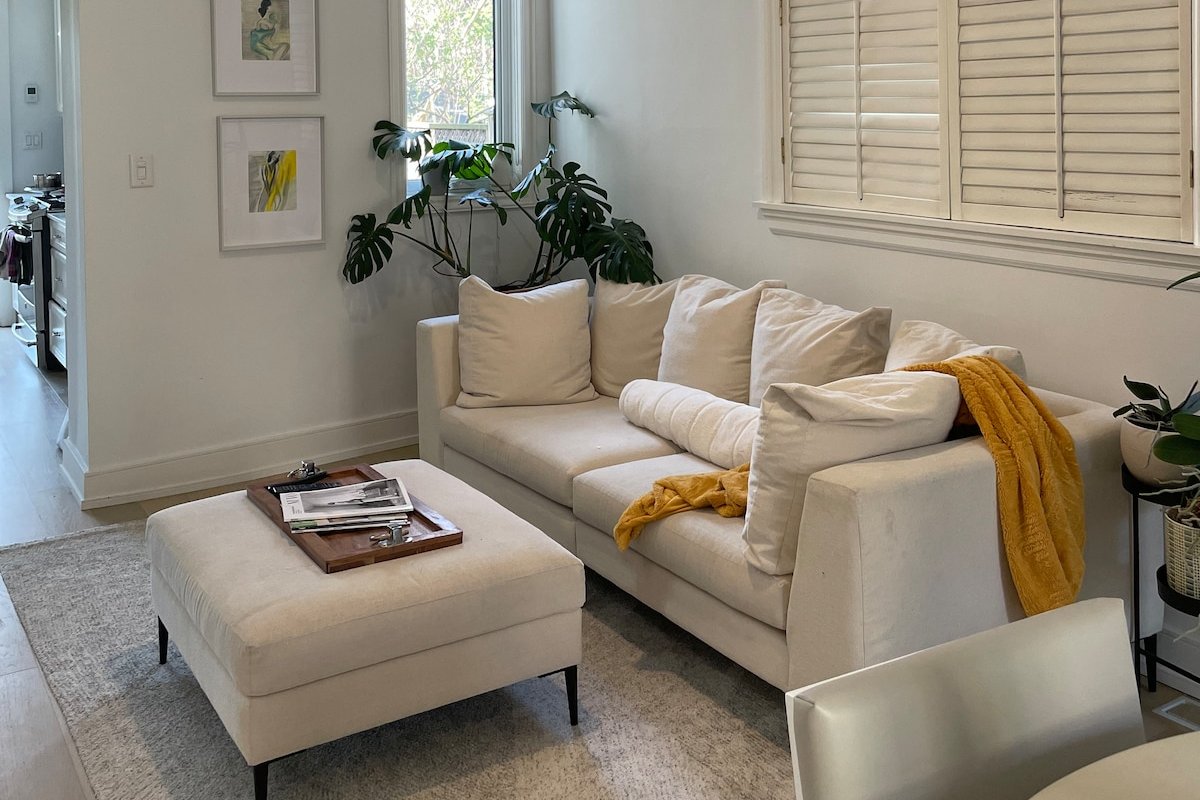 Entire House- Stunning Upscale Toronto – Historic gallery image 4