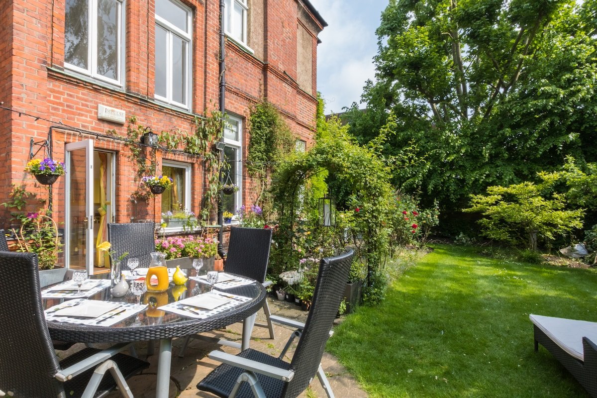 Stunning 3 bed design gem in Hampstead gallery image 5