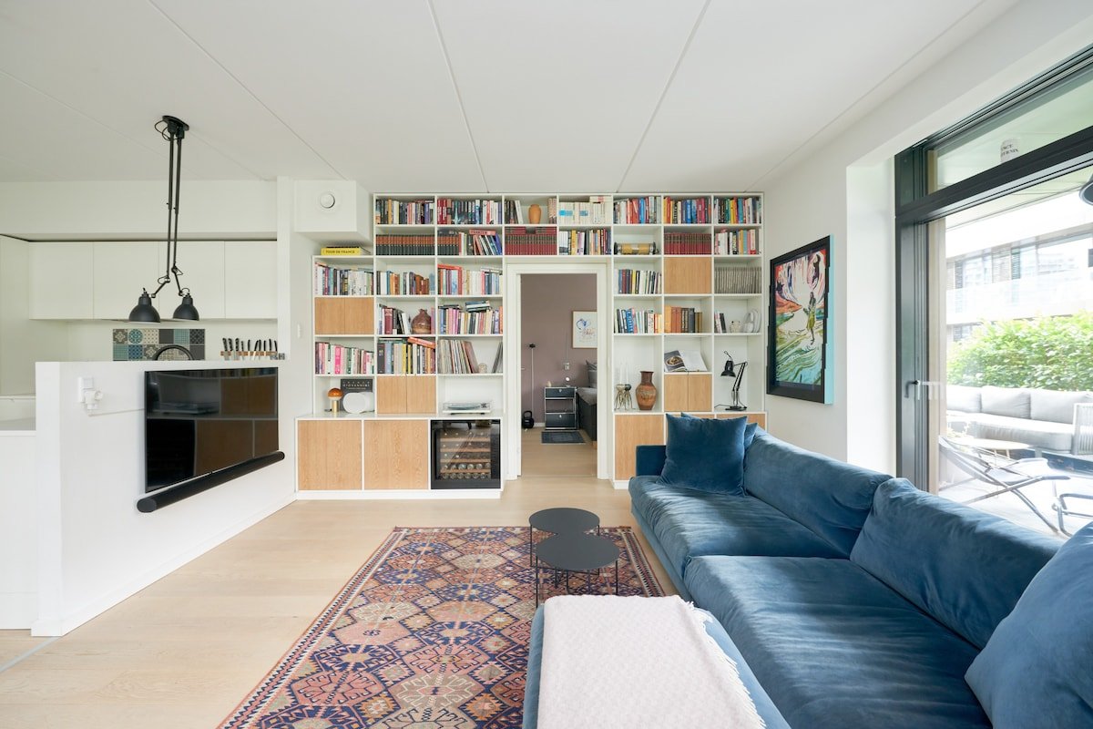 Luxury apartment with playground by the waterfront gallery image 3