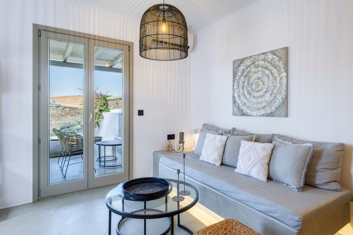 Christina Beach Front Villa Mykonos with Jacuzzi gallery image 3
